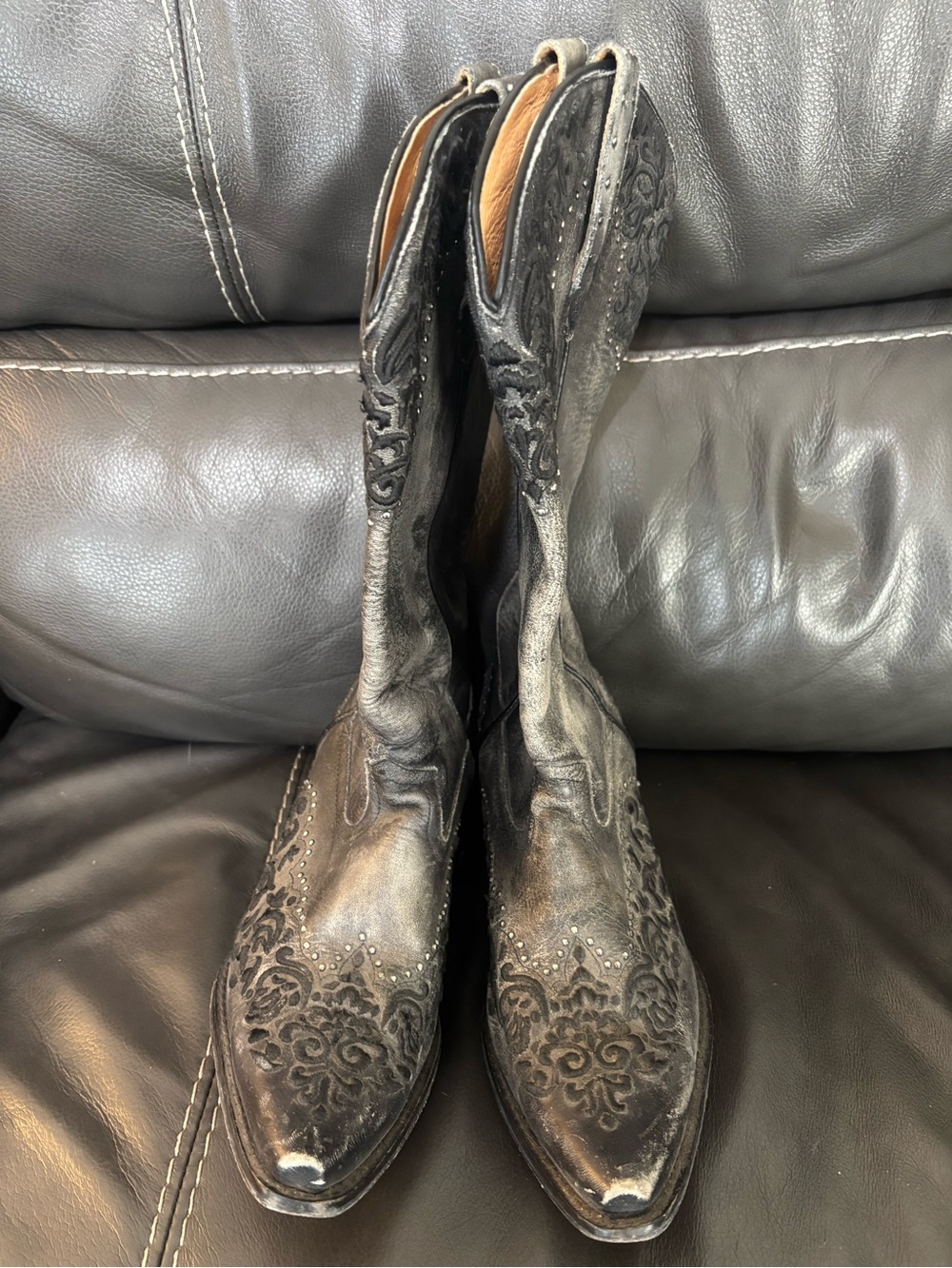 Shyanne Black Embossed Western Cowgirl Boots size 7.5